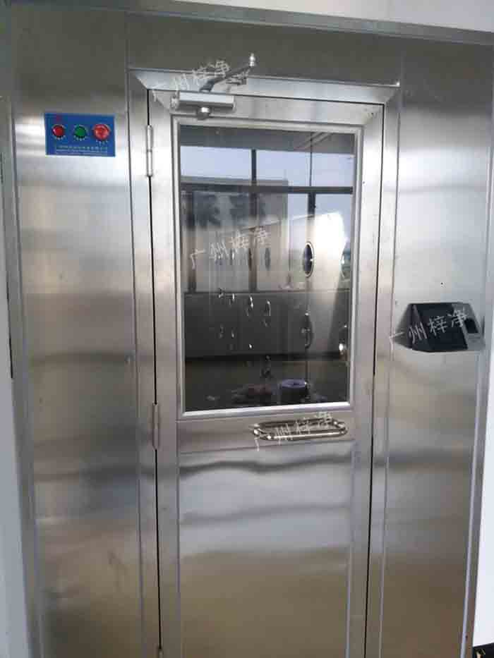 單門門禁刷卡風(fēng)淋室產(chǎn)品細(xì)節(jié) 單門門禁刷卡風(fēng)淋室產(chǎn)品細(xì)節(jié)