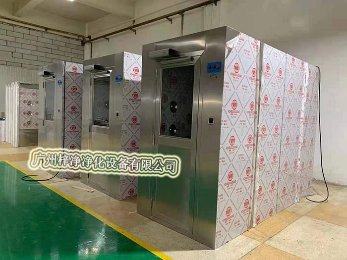風(fēng)淋室的類(lèi)型繁多，不同類(lèi)型的風(fēng)淋室適用于不同的場(chǎng)合和需求