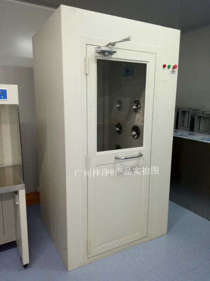 風(fēng)淋室運行過程中產(chǎn)生的噪音可能會對操作人員造成不適，影響工作效率。